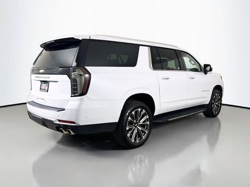 Used 2026 Chevrolet Suburban High Country w/ Sun And Tow Package AWD/4WD image 10