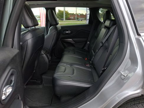 Certified 2022 Jeep Cherokee Latitude Lux w/ Sun & Sound Group image 12