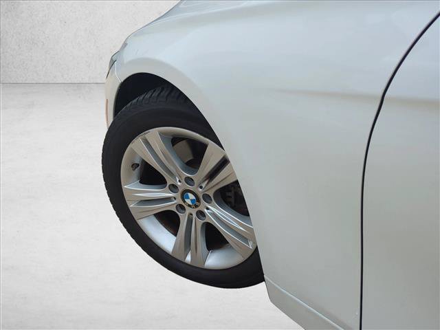 Used 2017 BMW 330i Sedan RWD image 10