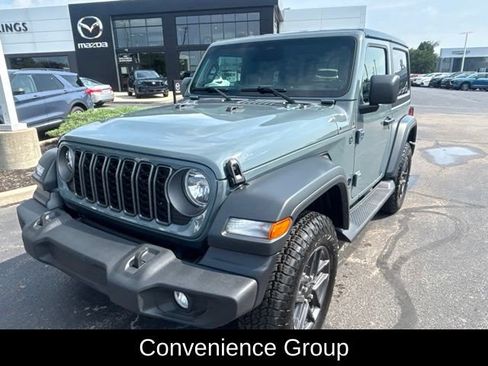Used 2025 Jeep Wrangler Sport AWD/4WD image 2
