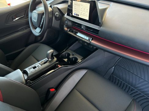 New 2026 Toyota Prius Plug-In Hybrid FWD image 16