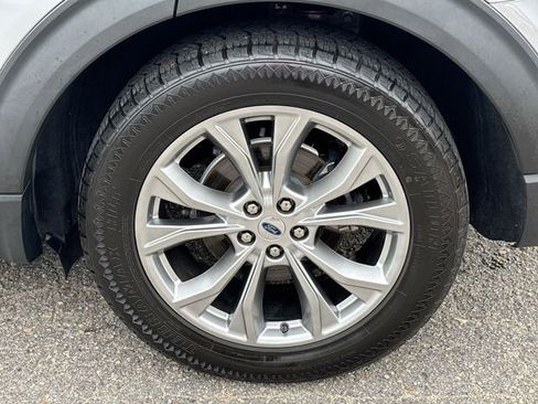 Used 2022 Ford Explorer Limited w/ Equipment Group 301A image 14