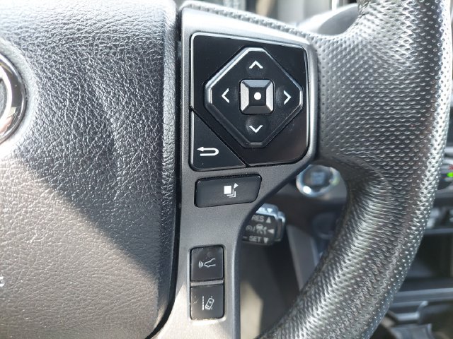 Used 2021 Toyota Tacoma TRD Off-Road w/ Technology Package AWD/4WD image 28