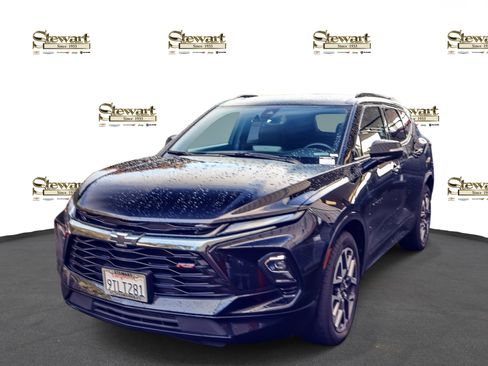 Used 2025 Chevrolet Blazer RS image 1