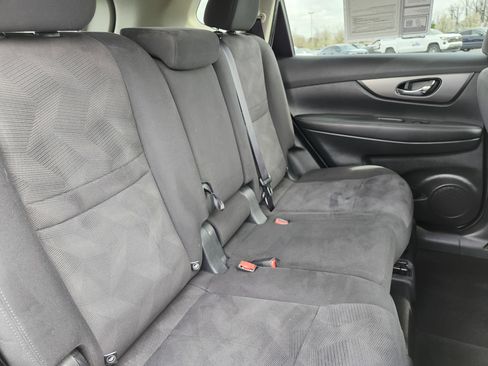 Used 2016 Nissan Rogue SV image 19