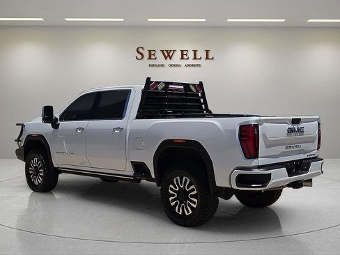 Used 2024 GMC Sierra 2500 Denali Ultimate w/ Max Trailering Package AWD/4WD image 3