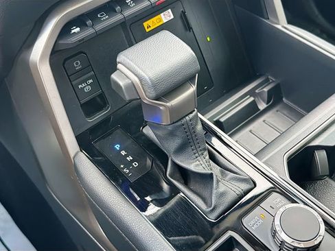 Used 2024 Toyota Tundra Limited AWD/4WD image 27