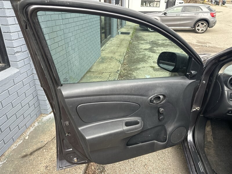 Used 2015 Nissan Versa S Plus FWD image 26