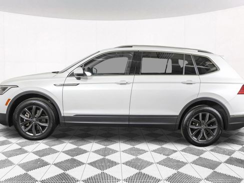 Used 2023 Volkswagen Tiguan SE AWD/4WD image 19