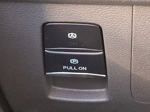 Used 2023 Ford Transit 350 XLT image 27