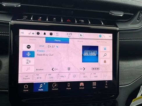 New 2025 Jeep Grand Cherokee L Limited w/ Black Appearance Package image 33