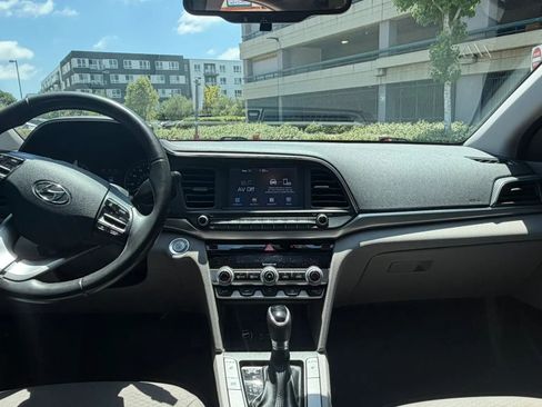Used 2019 Hyundai Elantra Value Edition FWD image 14