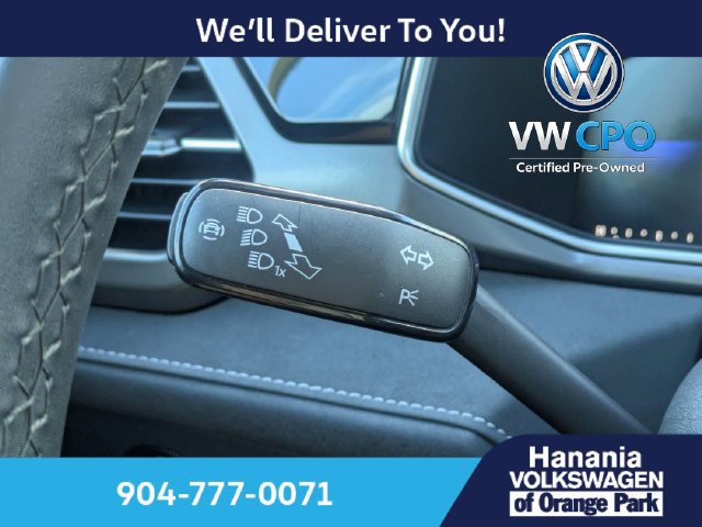 Certified 2025 Volkswagen Taos SE FWD image 28