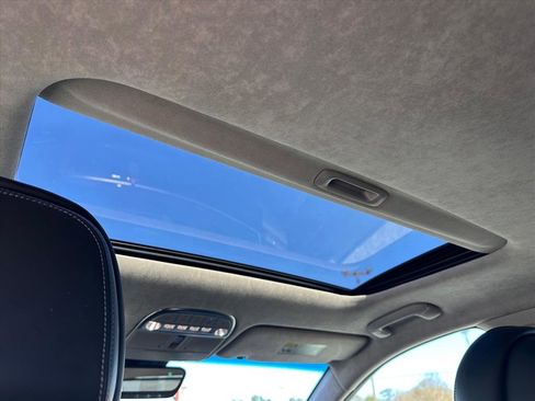 Used 2017 Genesis G90 3.3T Premium image 11