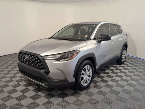 Certified 2023 Toyota Corolla Cross L FWD image 2