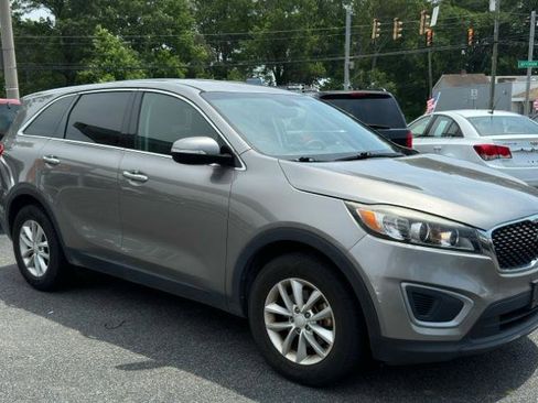 Used 2017 Kia Sorento L image 7