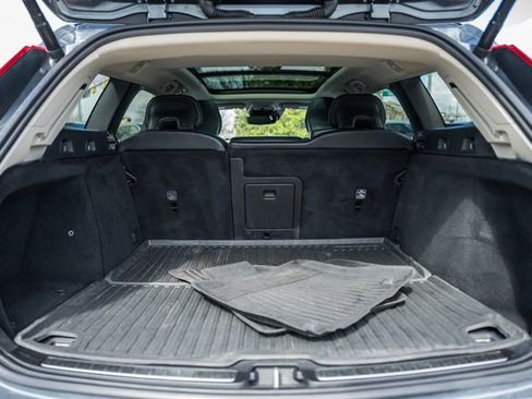 Used 2021 Volvo V60 T5 Cross Country w/ Protection Package image 10