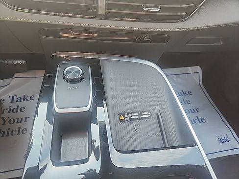 Used 2025 Buick Enclave Preferred image 17