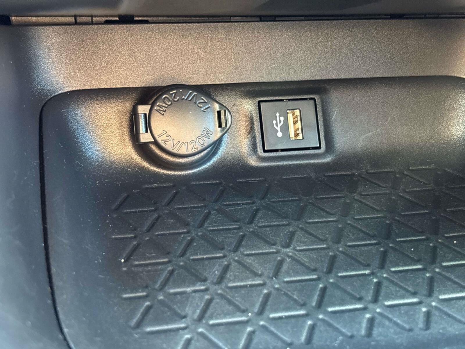 Used 2023 Toyota RAV4 LE AWD/4WD image 20