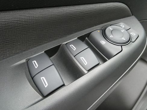 Used 2025 Buick Envista Preferred FWD image 24