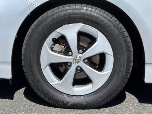 Used 2014 Toyota Prius Three FWD image 42