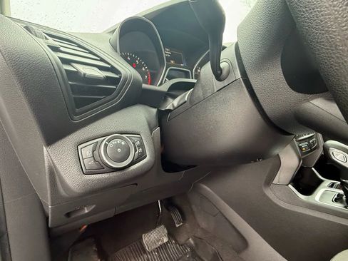 Used 2019 Ford Escape SE image 18