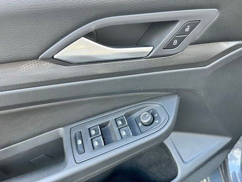 Used 2022 Volkswagen GTI Autobahn image 17