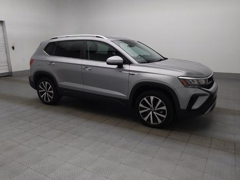 Used 2024 Volkswagen Taos SE FWD image 11