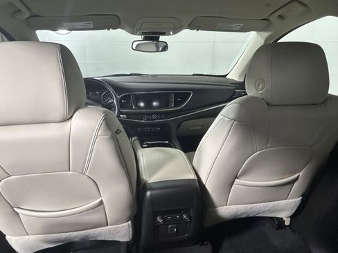 Used 2024 Buick Enclave Essence image 18