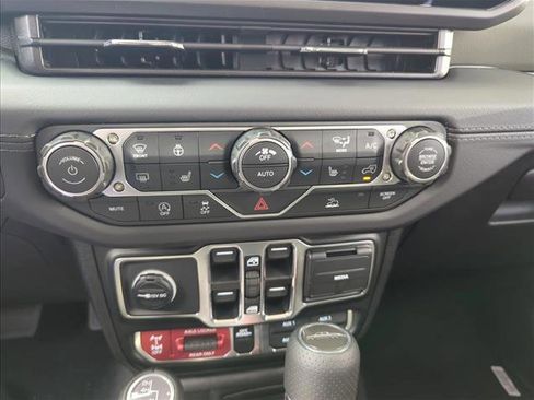 New 2026 Jeep Gladiator Mojave AWD/4WD image 9
