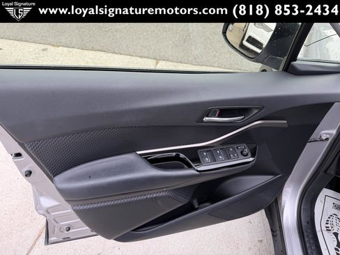 Used 2019 Toyota C-HR XLE FWD image 12