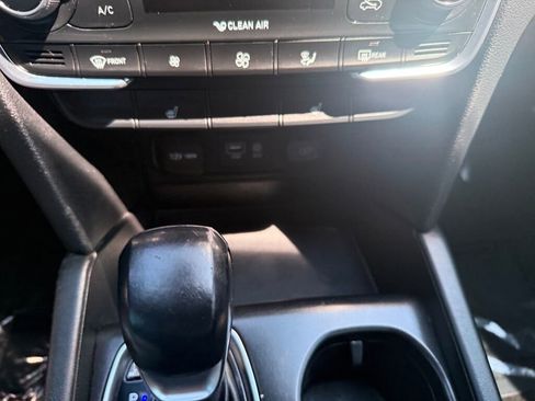 Used 2019 Hyundai Santa Fe Limited FWD image 20