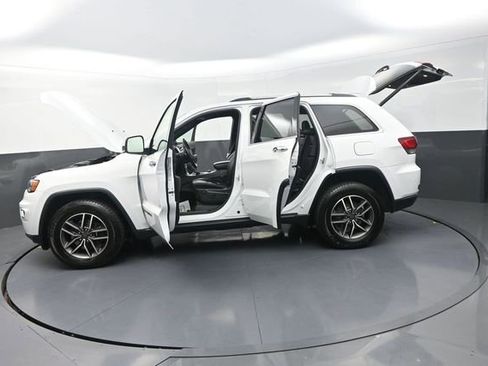 Used 2020 Jeep Grand Cherokee Limited AWD/4WD image 36
