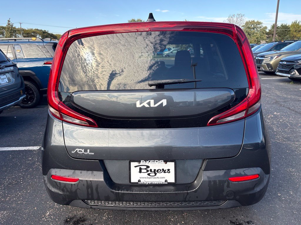 Used 2022 Kia Soul LX w/ Technology Package FWD image 4