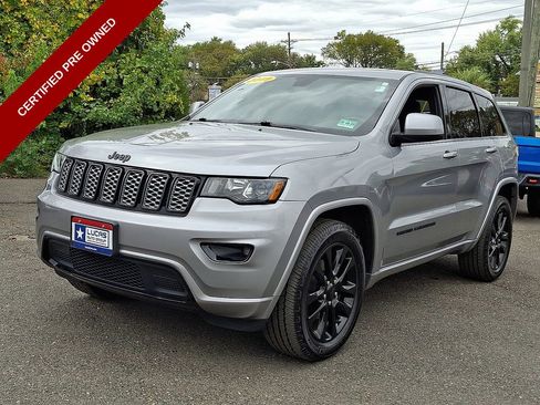 Used 2019 Jeep Grand Cherokee Altitude image 4