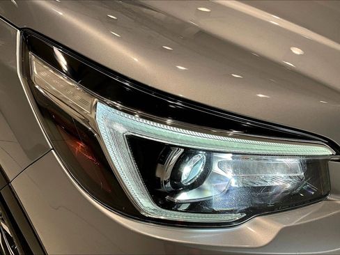 Used 2020 Subaru Forester Limited w/ Popular Package #3 AWD/4WD image 32