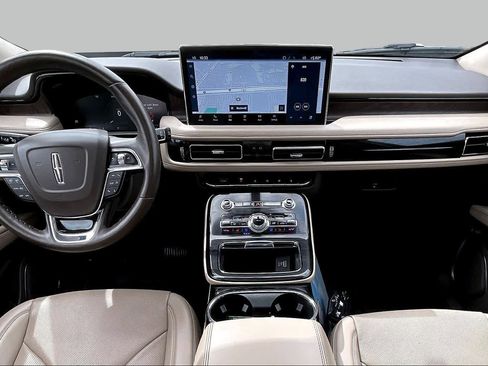 Used 2023 Lincoln Nautilus Reserve AWD/4WD image 13