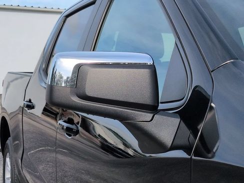 Used 2025 Chevrolet Silverado 1500 LT AWD/4WD image 11