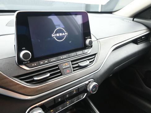 Used 2023 Nissan Altima 2.5 SV image 15