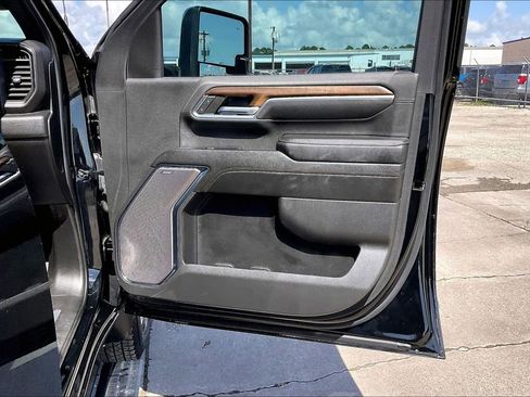 Used 2024 Chevrolet Silverado 3500 High Country w/ Technology Package AWD/4WD image 29