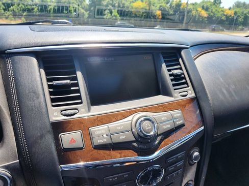 Used 2013 INFINITI QX56 4WD w/ Deluxe Touring Pkg image 19