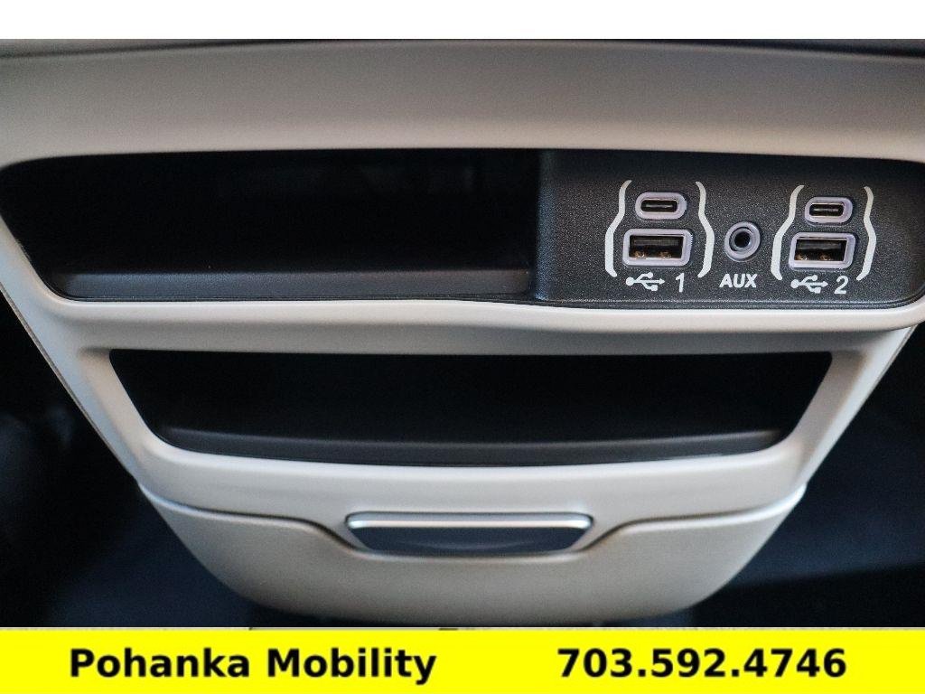 Used 2024 Chrysler Voyager LX FWD image 21
