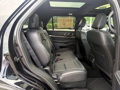 Used 2019 Ford Explorer Platinum AWD/4WD image 31