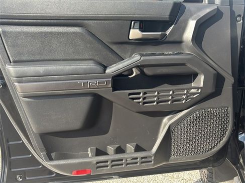 Used 2024 Toyota Tacoma TRD Sport image 17