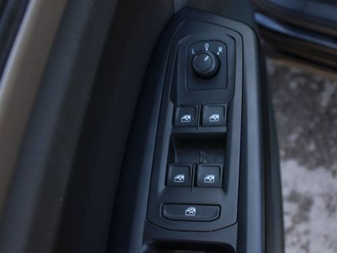 Used 2021 Volkswagen Atlas SE w/ Towing Package image 11