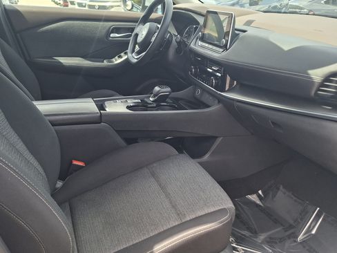 Certified 2021 Nissan Rogue SV FWD image 23
