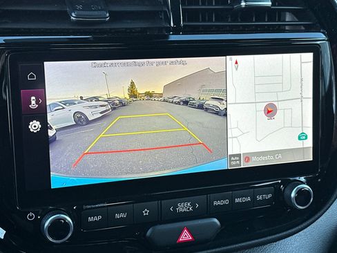 Certified 2024 Kia Soul S image 17