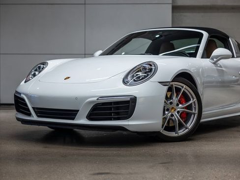 Used 2018 Porsche 911 Targa 4S image 15