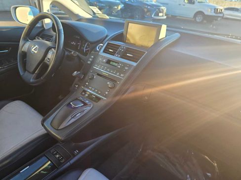 Used 2010 Lexus HS 250h image 12