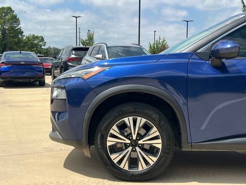 Used 2023 Nissan Rogue SV AWD/4WD image 8